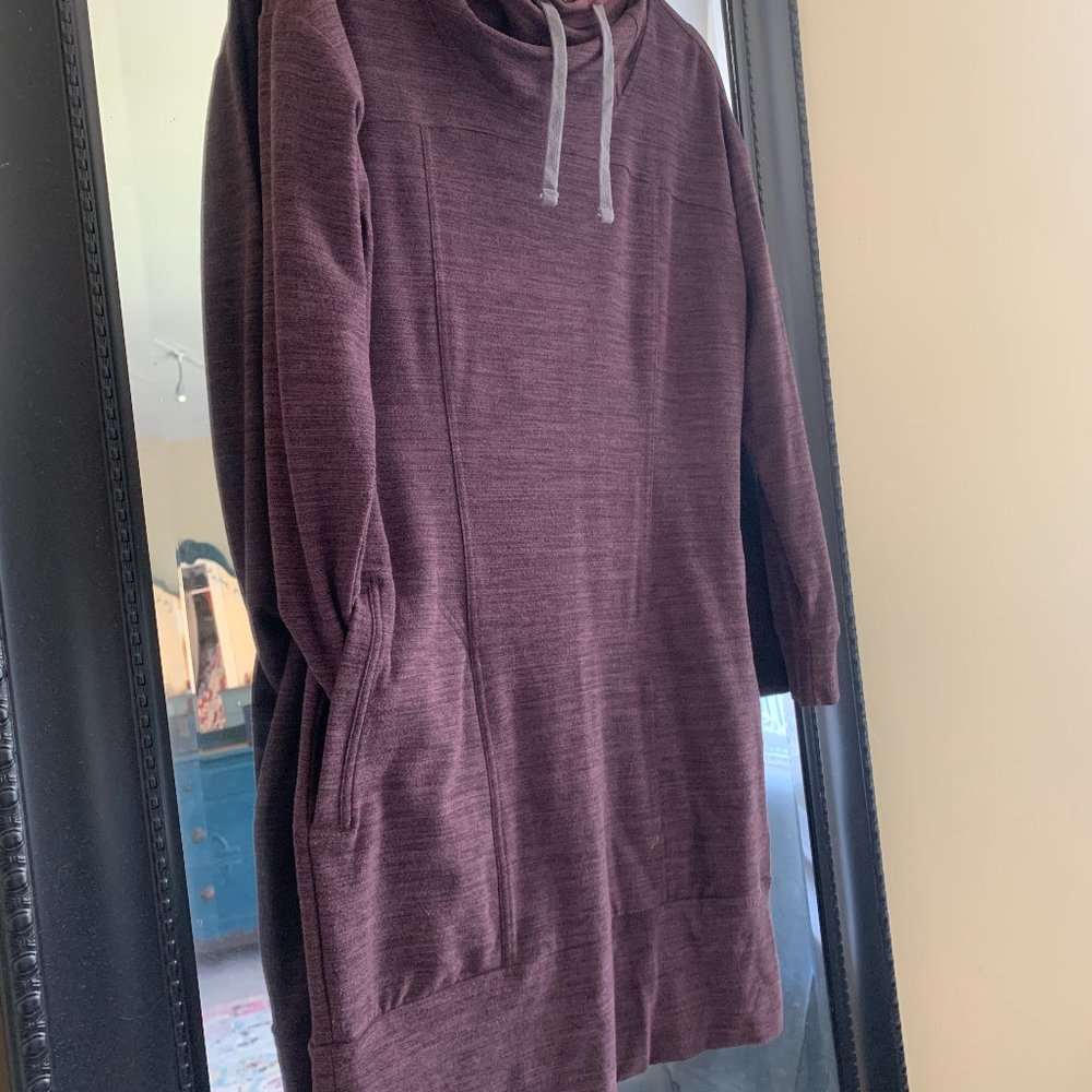 Light Weight Toad & Co Tunic.  Hidden pockets.
